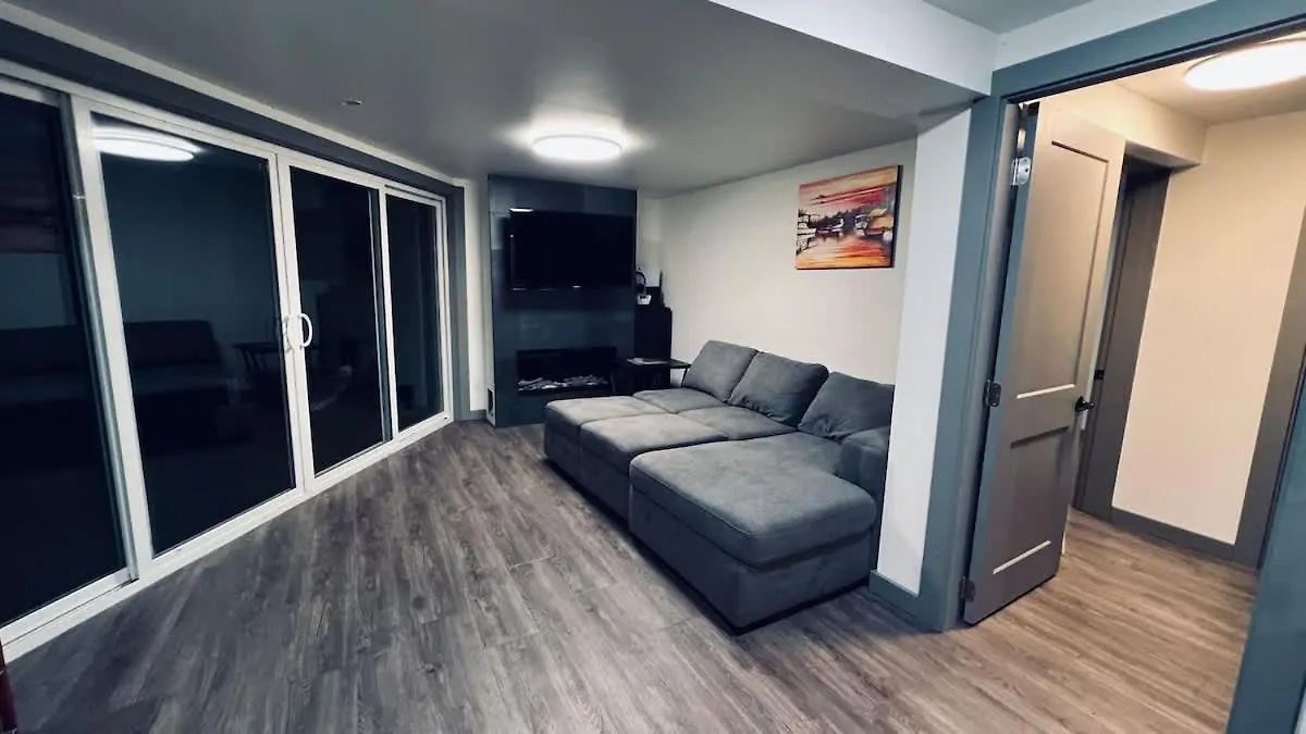 Tranquil Oasis 2 Bedroom Suite With Pool View Victoria Canada